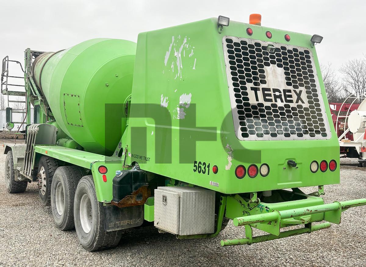 Used 2015 TEREX 8X6 Front Discharge Concrete Mixer Truck