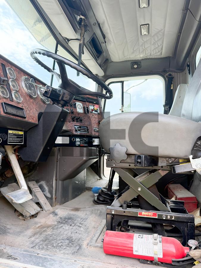 Used International / Hiab Knuckle Boom Truck