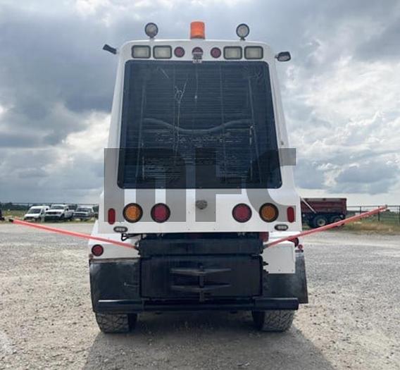 Used 2006 Oshkosh Front Discharge Concrete Mixer Truck