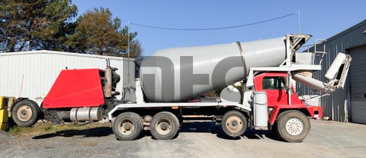 Used 2005 Oshkosh S-2106L Front Discharge Concrete Mixer Truck