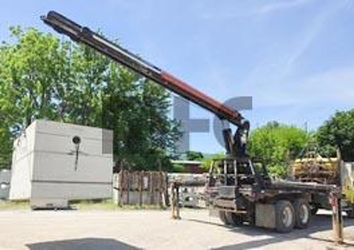 Used 2002 Freightliner Knuckle Boom Crane Truck