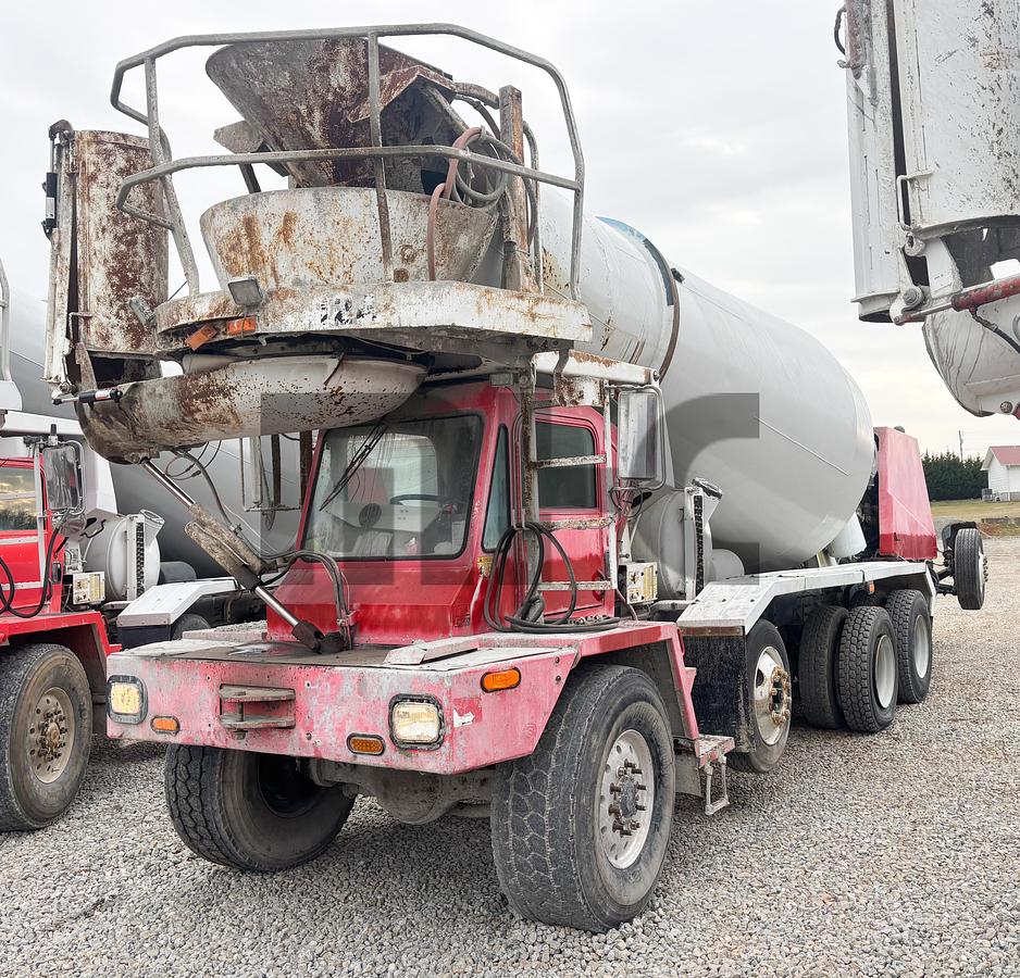 Used 2004 Oshkosh S-2106L Front Discharge Concrete Mixer Truck