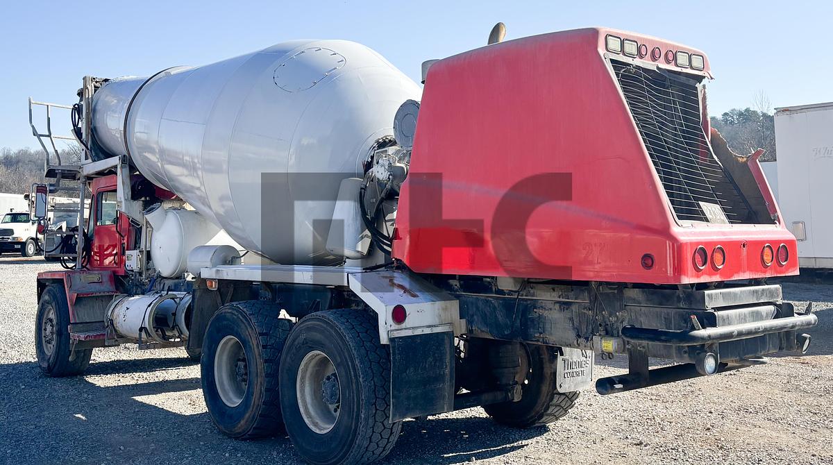 Used 2007 Oshkosh S-2346 6x6 Front Discharge Concrete Mixer Truck