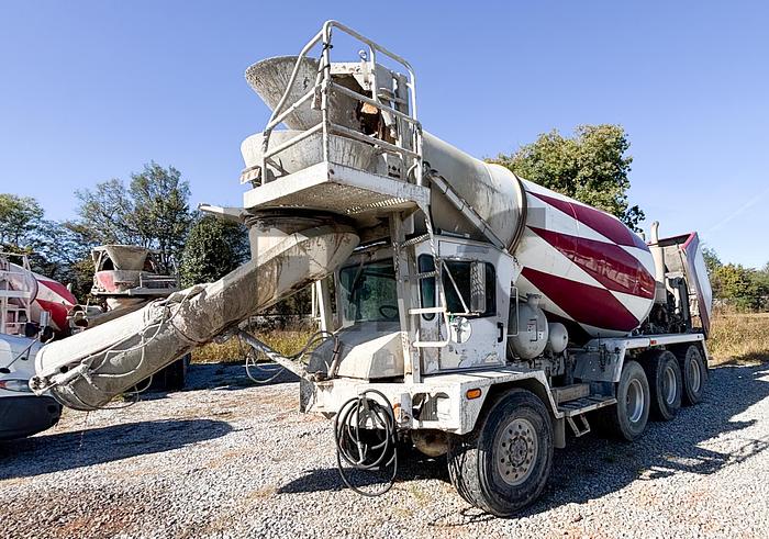 Used 2006 Terex / Advance Front Discharge Mixer Truck