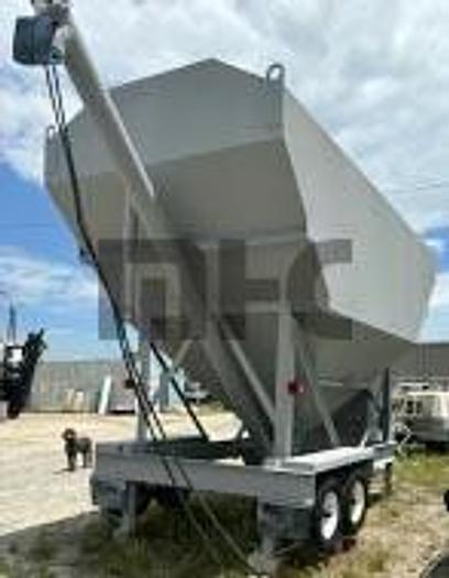 Used Belgrade LP200 Portable Silo - Hydraulic Powered