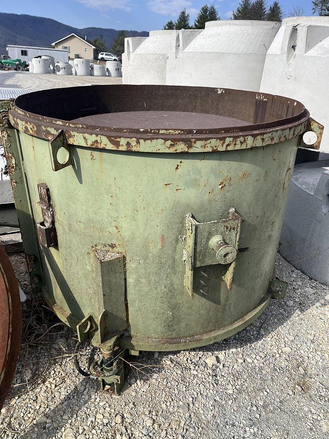 Used 48" x 3' Precast Concrete Manhole Riser Form