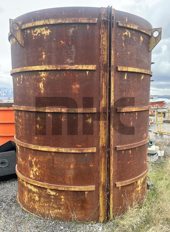 Used Besser-Quinn 72" Precast Concrete Manhole Riser Form