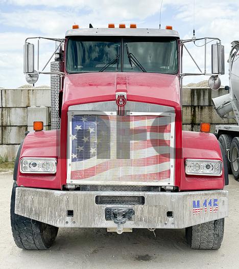 Used 1997 Kenworth T800 Rear Discharge Concrete Mixer Truck