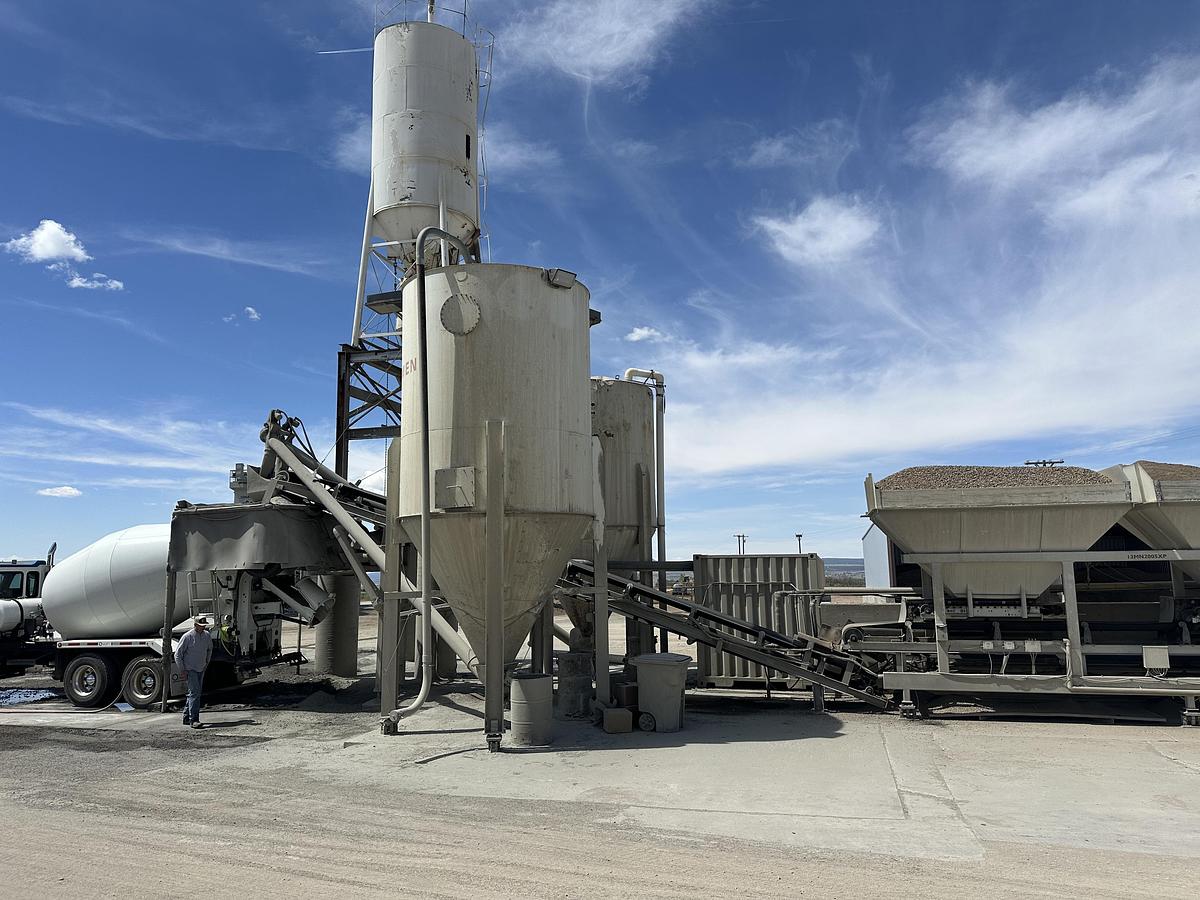 Used 3 Compartment 10 Yard Concrete Batch Plant