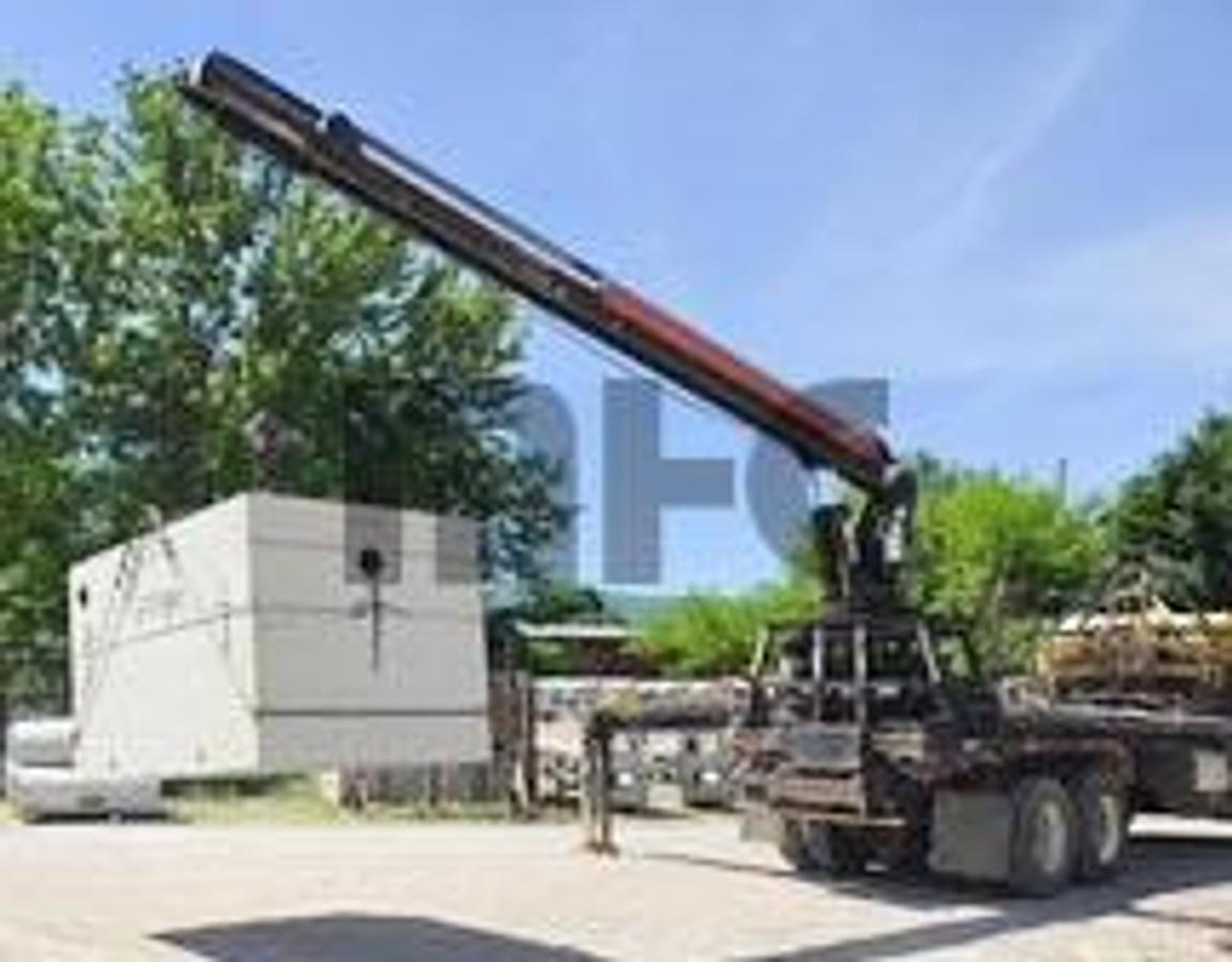 Used 2002 Freightliner Knuckle Boom Crane Truck