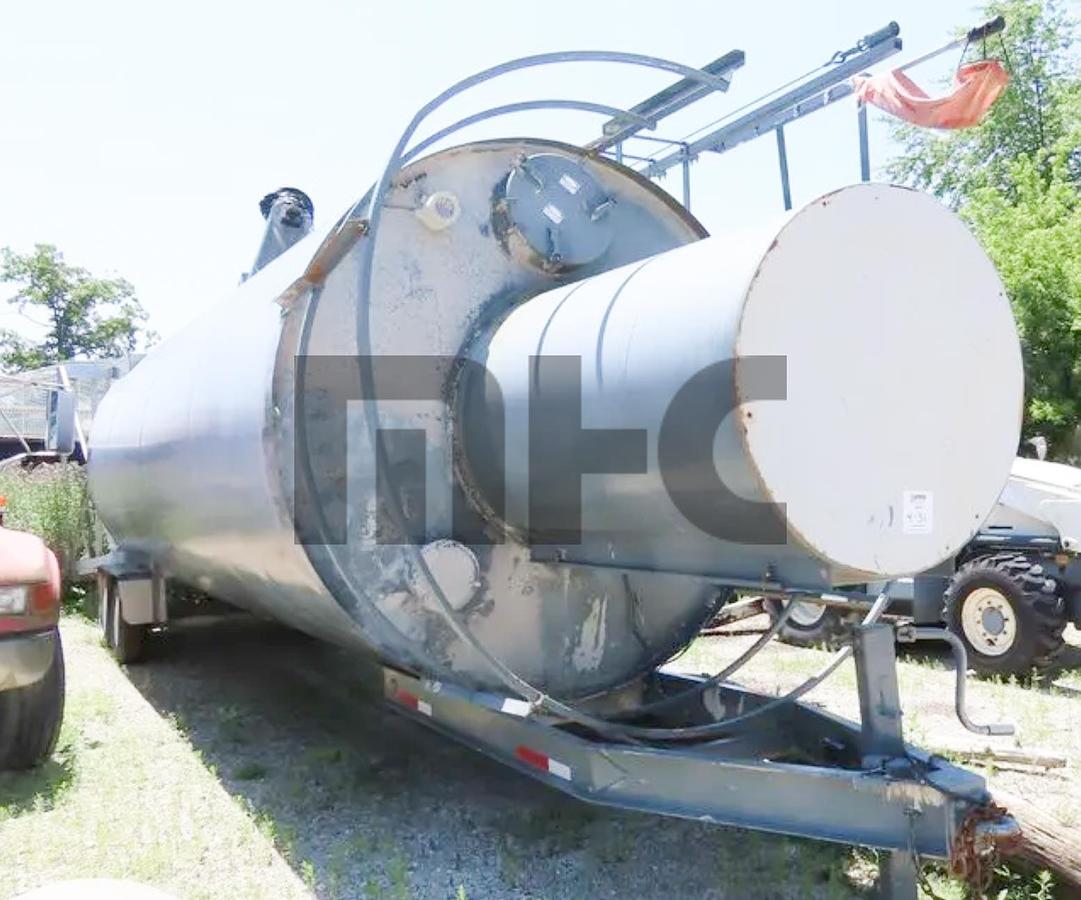 Used Belgrade 350 Barrel Round Portable (RP) Cement Silo