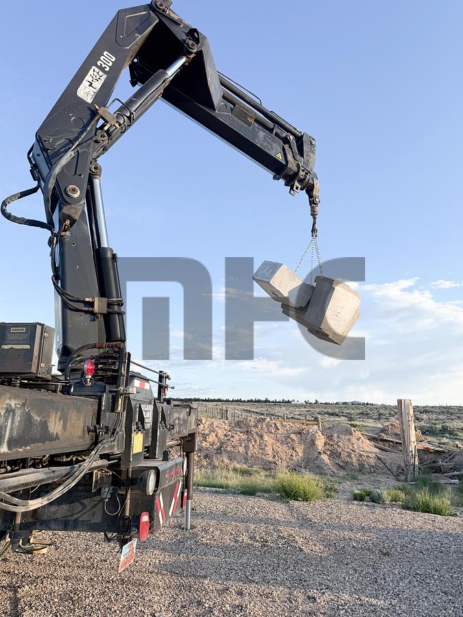 Used 2000 International Truck with HIAB 300-5 Knuckle-Boom Crane