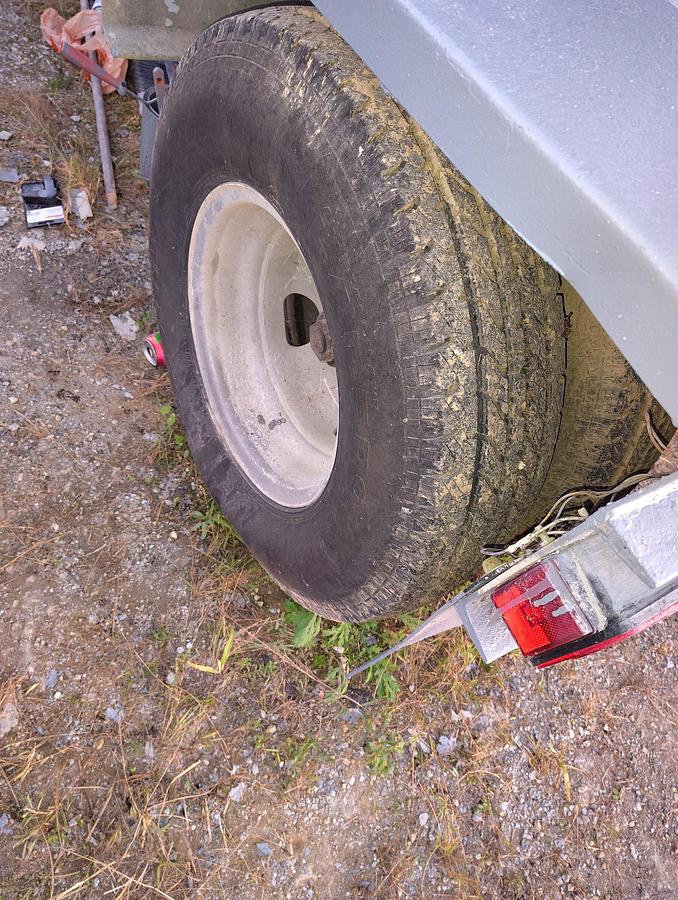 Used 2012 Belgrade LP300 Low Profile Portable Cement Silo