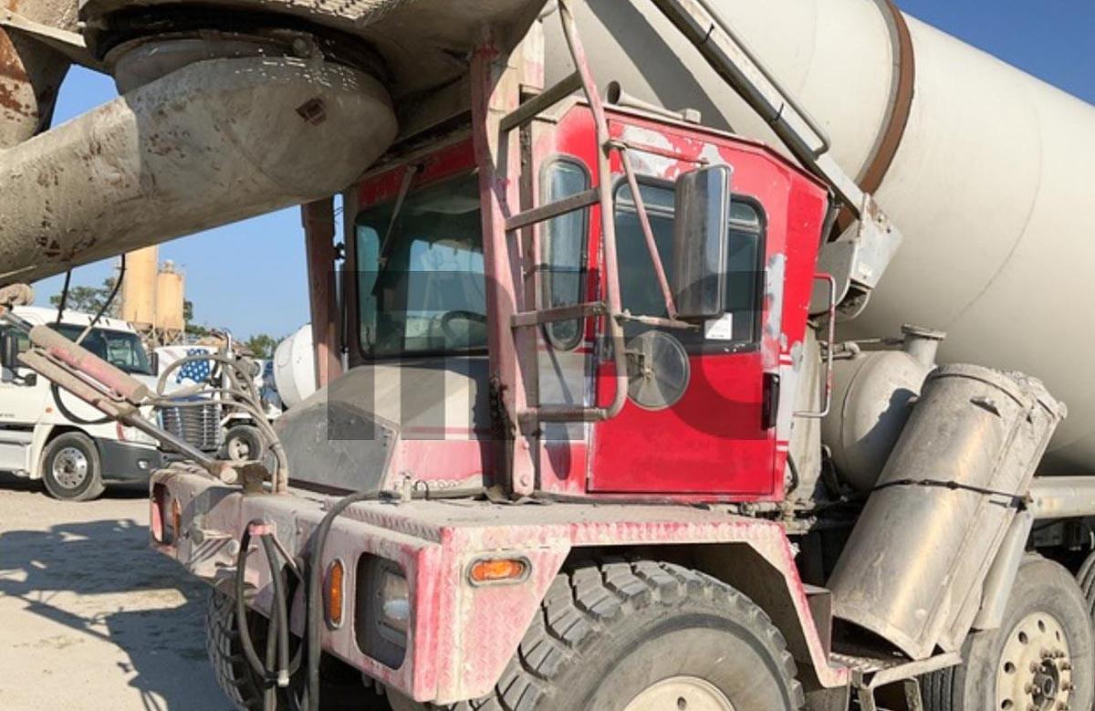Used 2006 TEREX 12X6 Front Discharge Concrete Mixer Truck