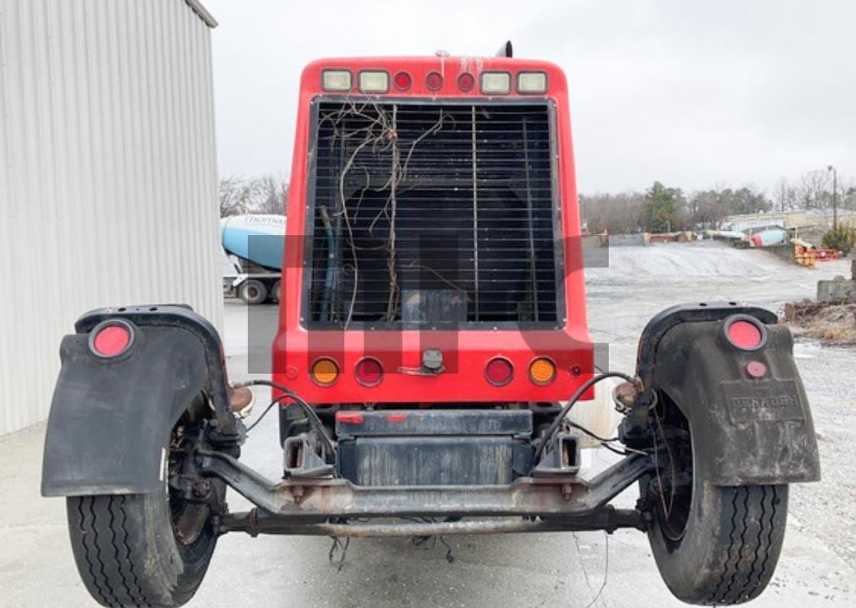 Used 2007 Oshkosh 10X6 Front Discharge Concrete Mixer Truck