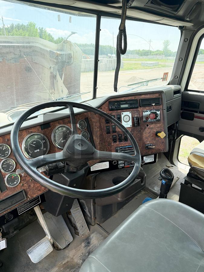 Used International / Hiab Knuckle Boom Truck