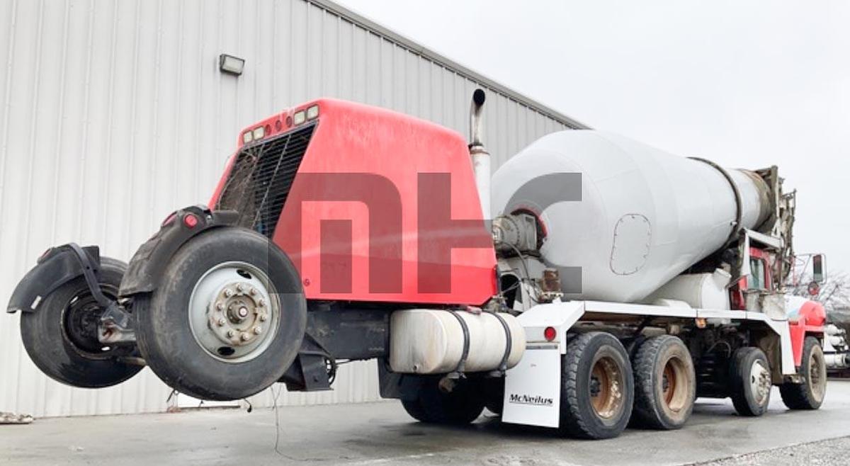 Used 2007 Oshkosh 10X6 Front Discharge Concrete Mixer Truck