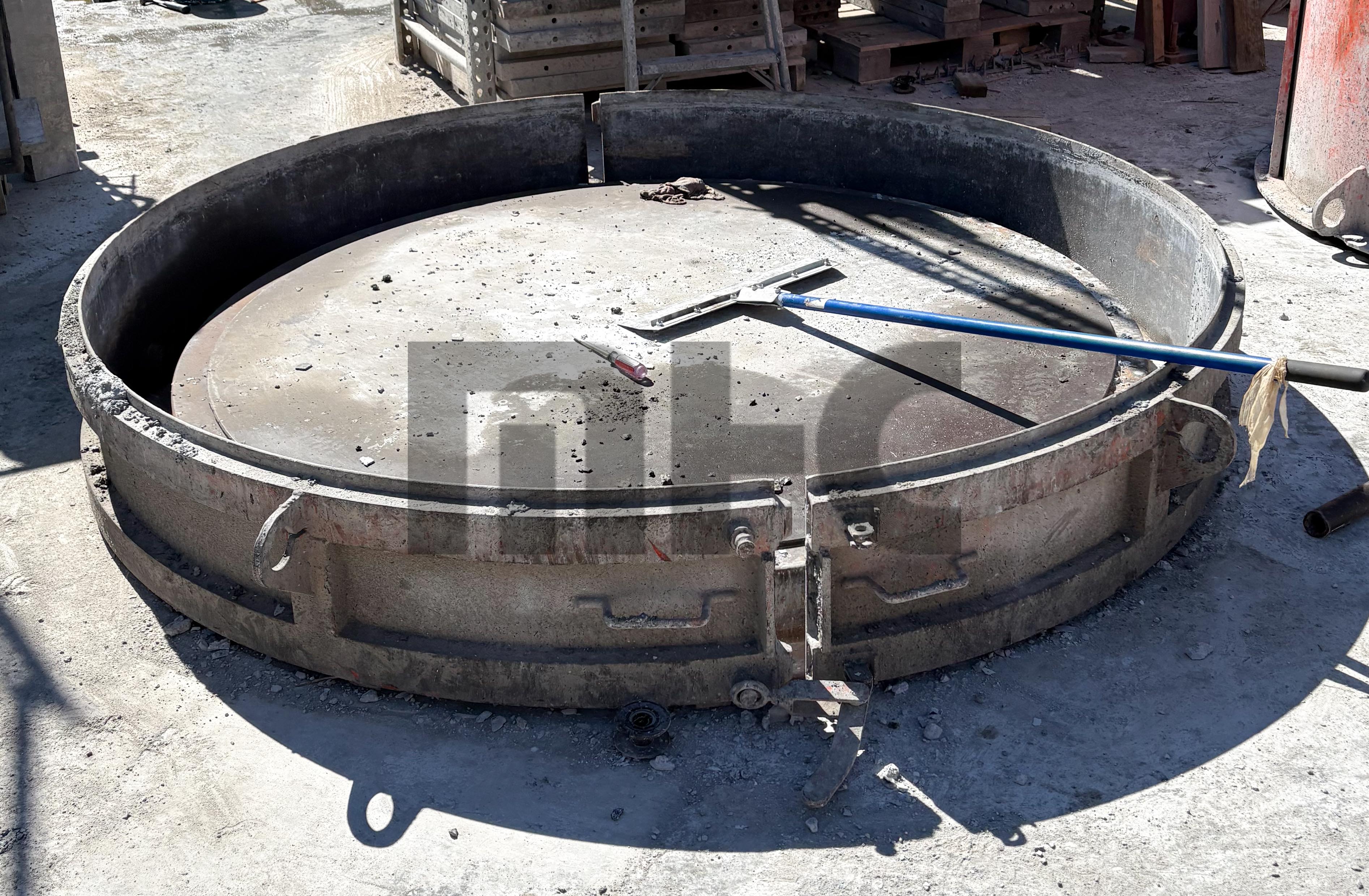 Used New Hampton 72" Precast Concrete Flatt Top, Riser & Base Forms