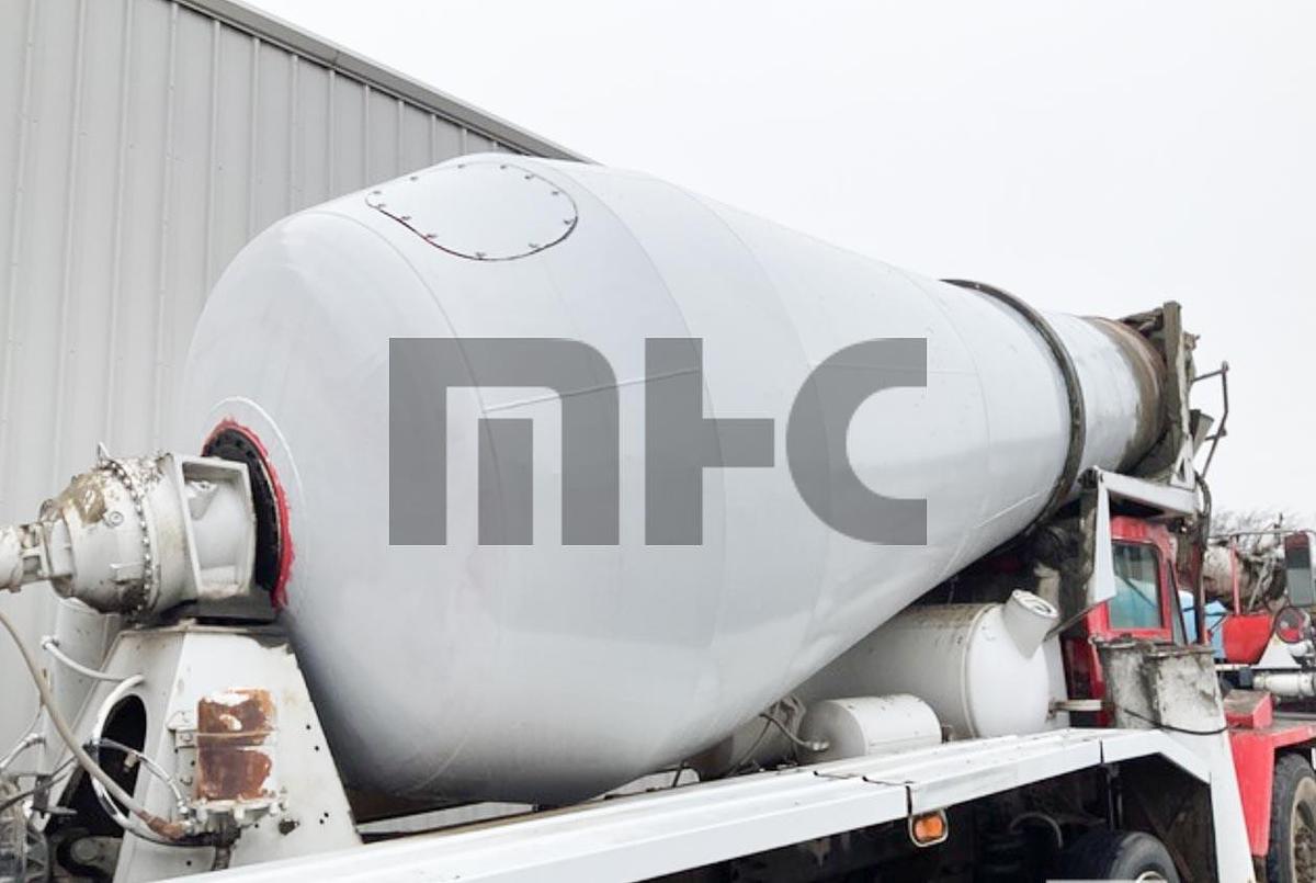 Used 2007 Oshkosh 10X6 Front Discharge Concrete Mixer Truck