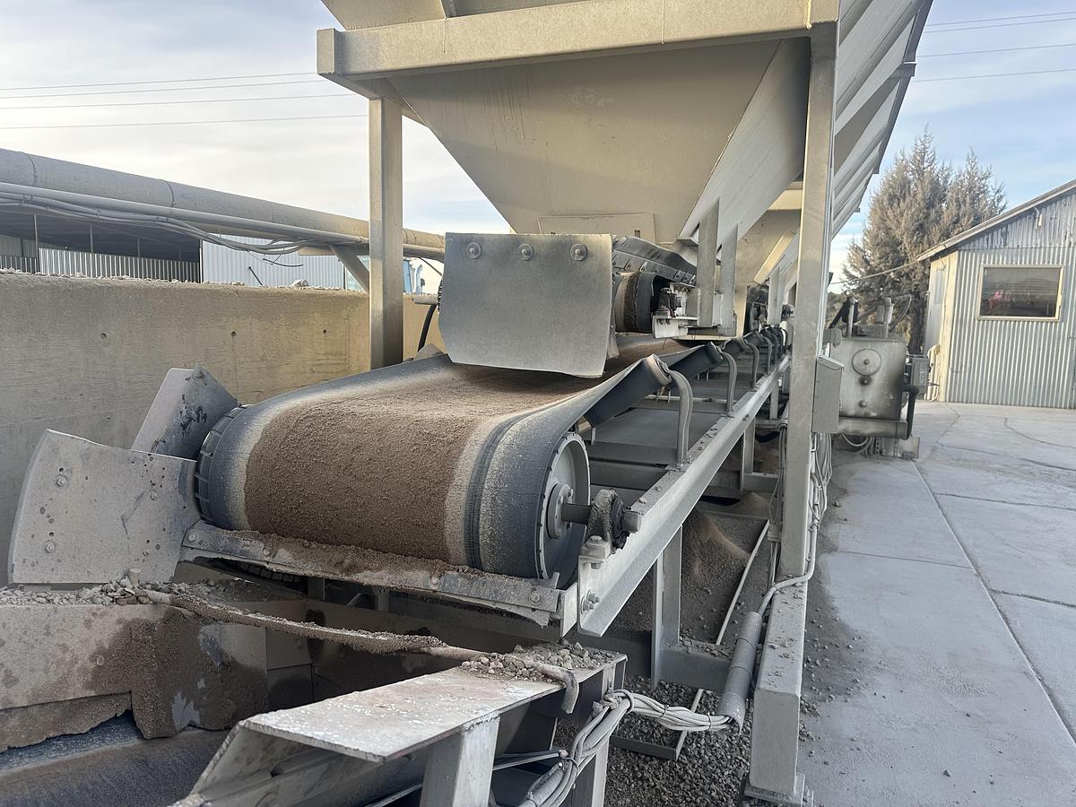 Used 3 Compartment 10 Yard Concrete Batch Plant