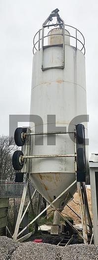 Used Belgrade 270 Brl Round Portable Tilt-up Cement Silo