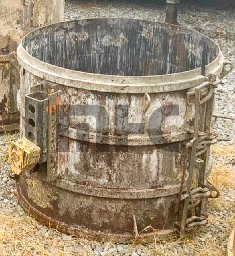 Used Besser-Quinn 48" Precast Concrete Manhole Riser Forms (2 Each)