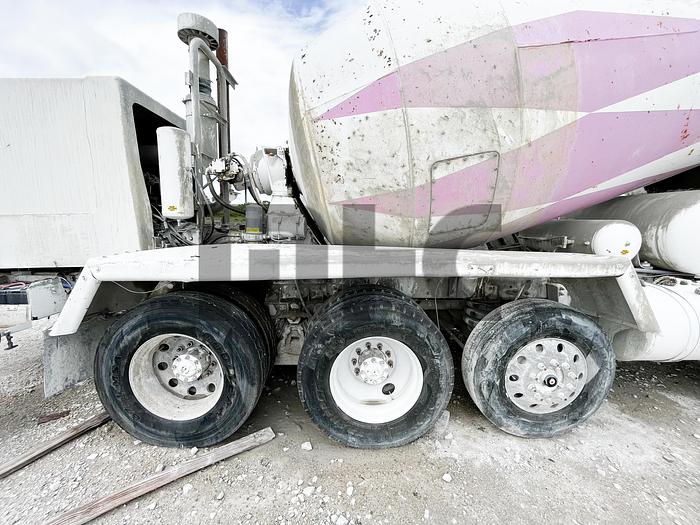 Used 2005 Terex/Advance Front Discharge Mixer Truck