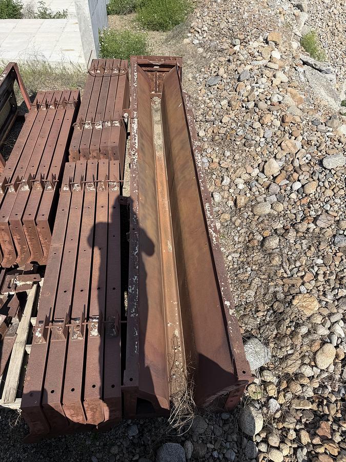 Used Jersey Barrier Forms - 16' Long 