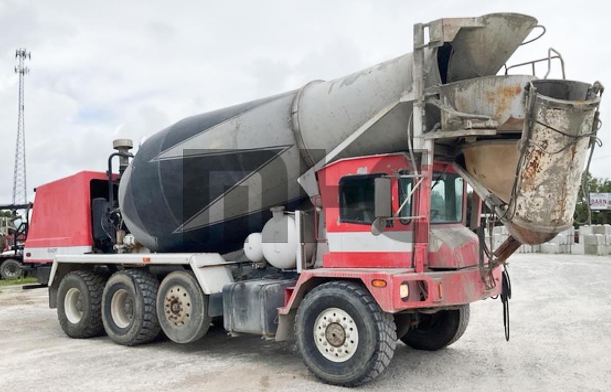 Used 2006 Terex/Advance 8X6 Front Discharge Concrete Mixer Truck