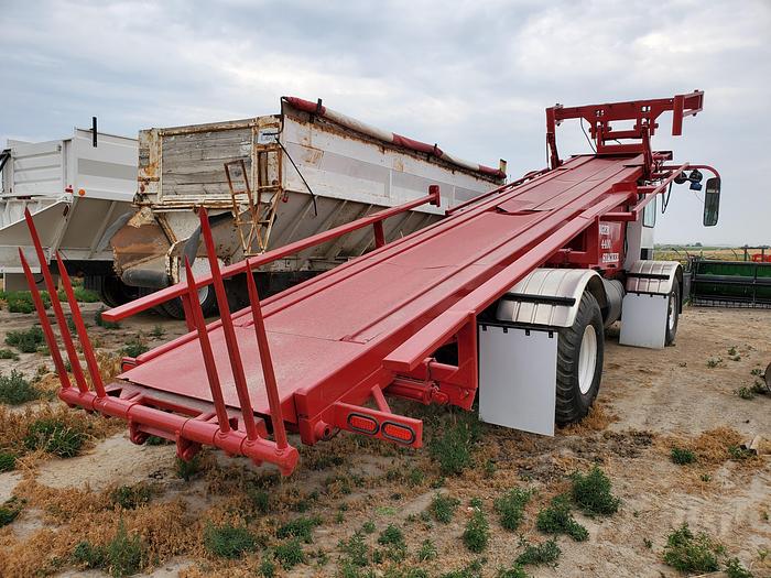 Used 2004 Stinger 4400 Bale Stacker