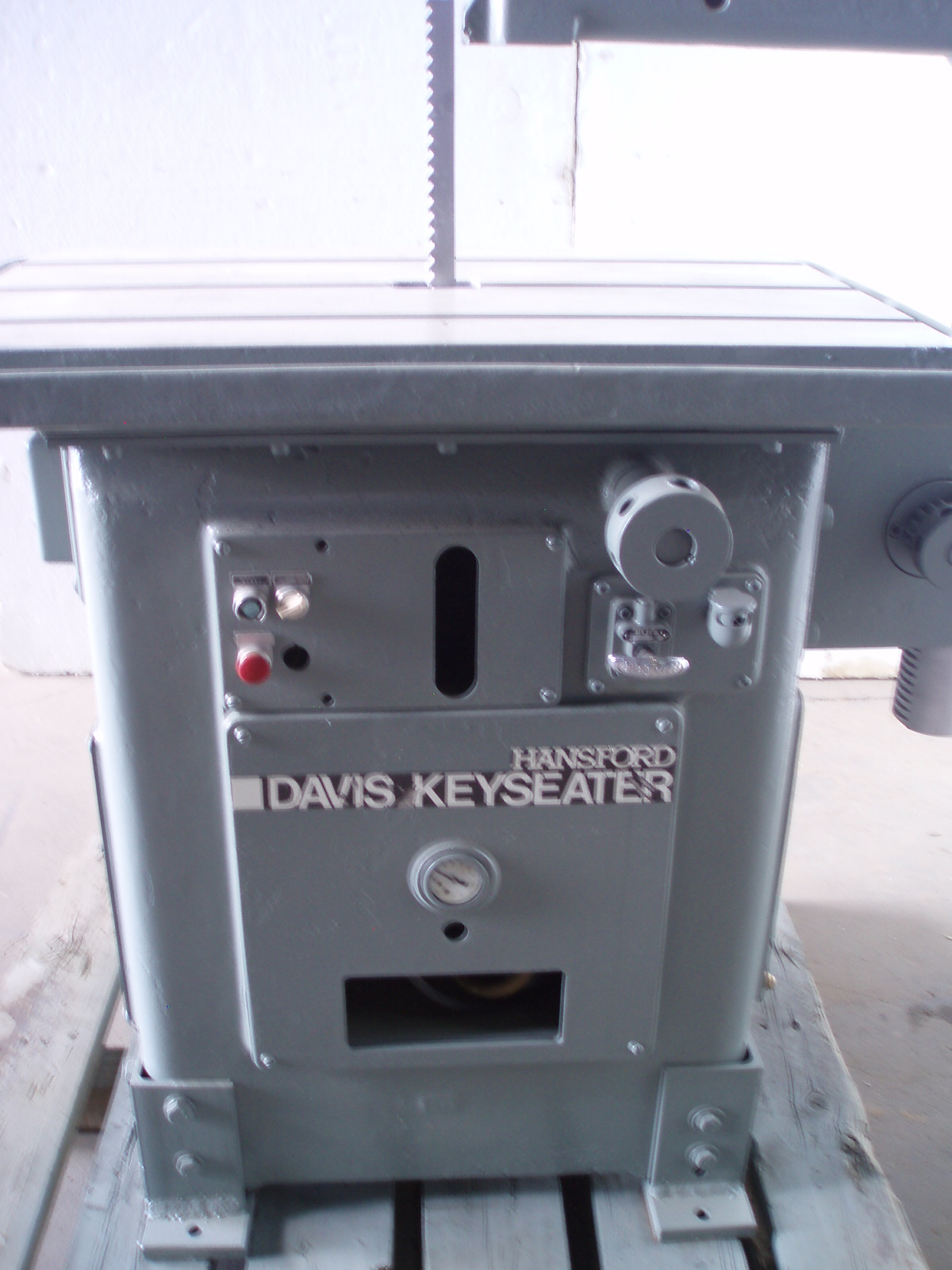 Used 1980 1/16"-1 1/2" Davis Hansford model DA-15B Automatic Keyseater DA-15B