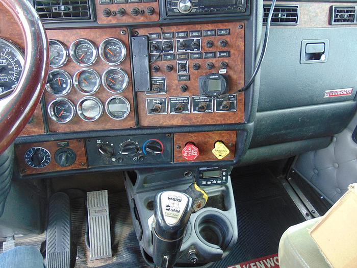 Used 2004 KENWORTH T800B 6X4 WINCH TRACTOR " CAT "