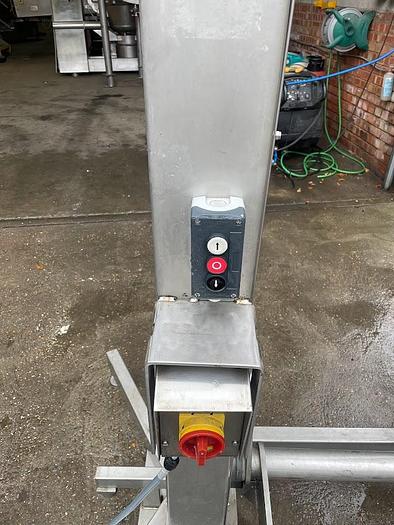 Used MOBILE TOTE BIN HOIST