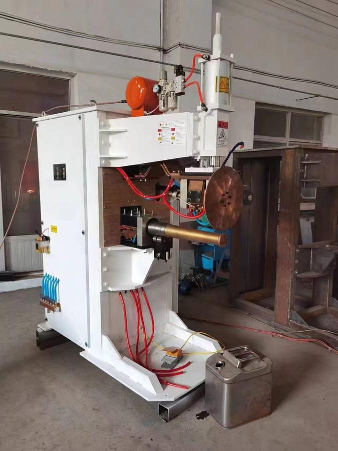 Resistance seam pipe welder