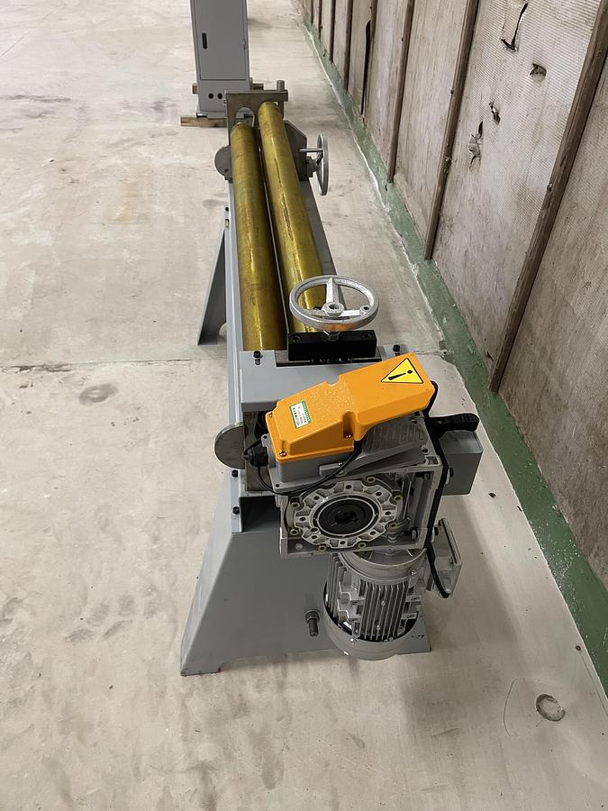 W11G-1.5×1300 Roll Bender