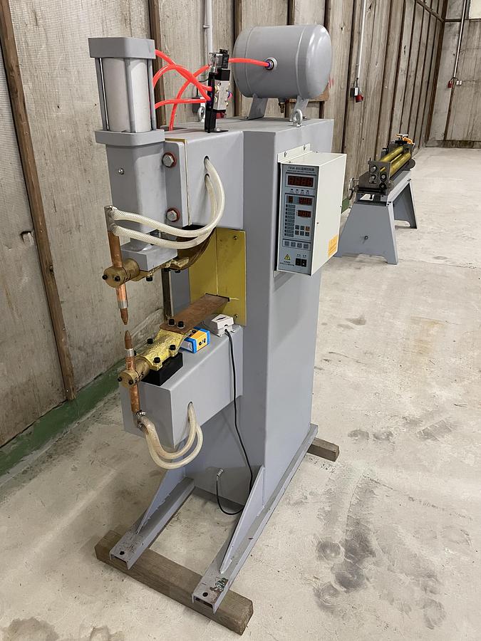 Spot welder