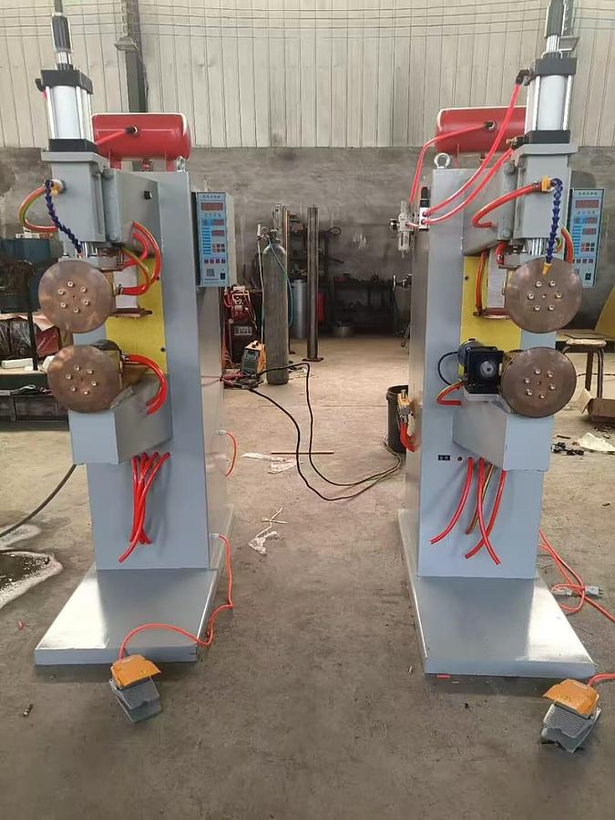 Resistance seam pipe welder