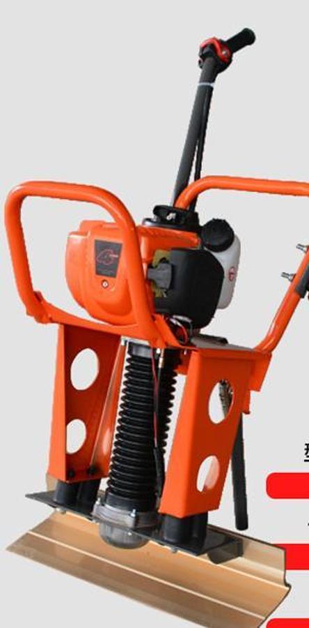 Used ZPC05 Vibrating Screed + Gasoline Engine