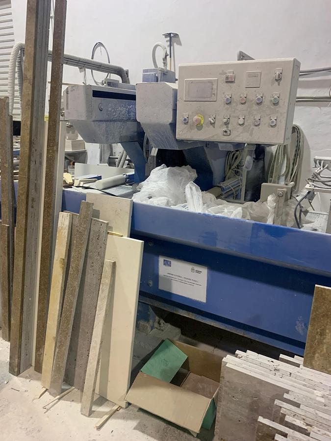 Usato REFILATRICE E ATTESTATRICE AUTOMATICA CON CARICATORE SOCOMAC