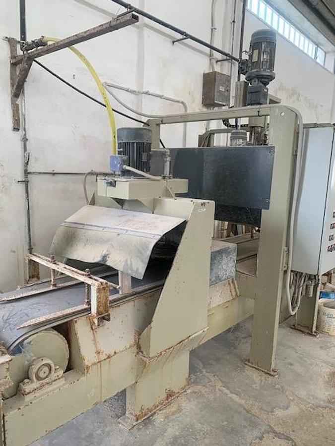 Usato bocciardatrice a nastro Marca MInali 