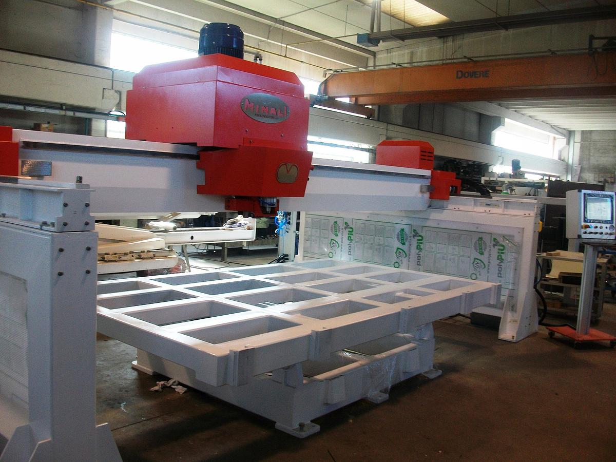 Usato BUSH HAMMERING AND POLISHING MACHING MINALI ONE HEAD FOR SLABS 