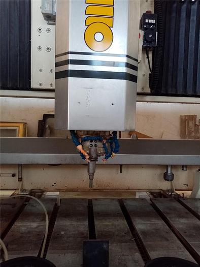 Used CNC OMAG MILL 3 USATO CNC 3 ASSI OMAG USATO