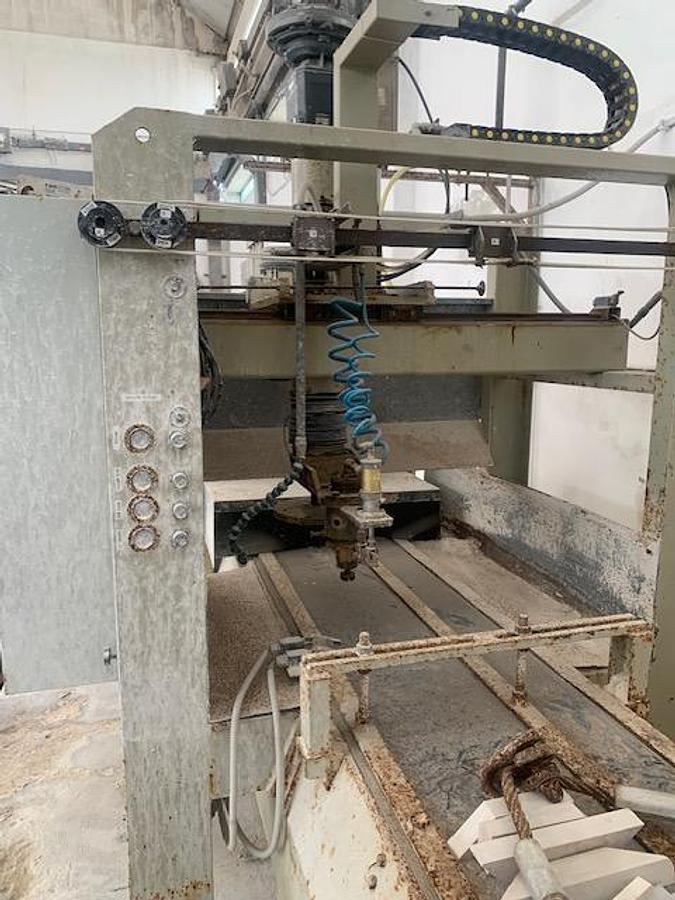 Usato bocciardatrice a nastro Marca MInali 