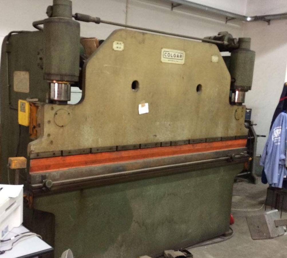 Usato PRESSA PIEGATRICE COLGAR 2500X60TON OLEODINAMICA