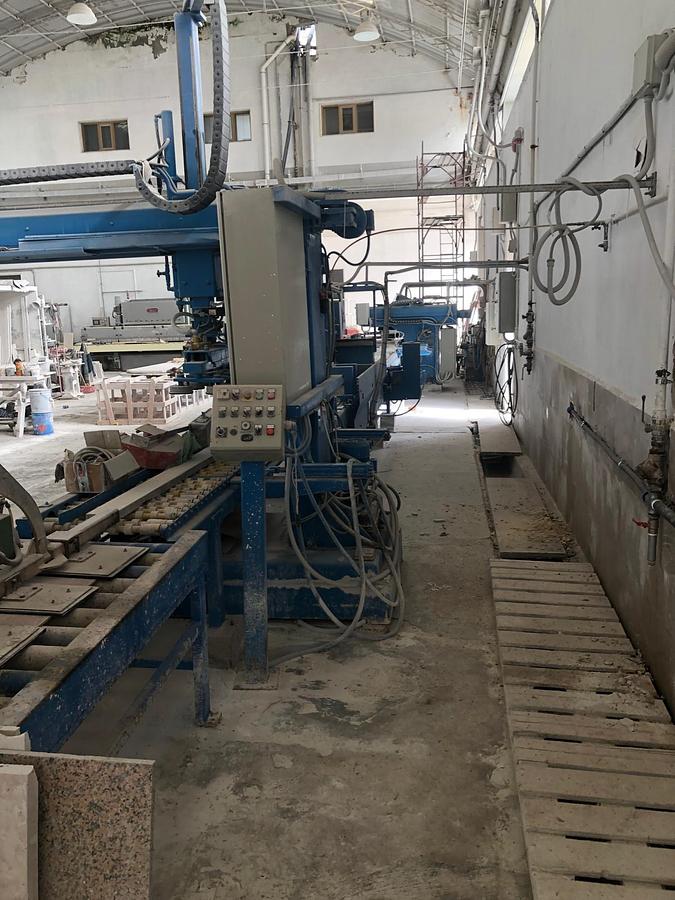 Usato REFILATRICE E ATTESTATRICE AUTOMATICA CON CARICATORE SOCOMAC