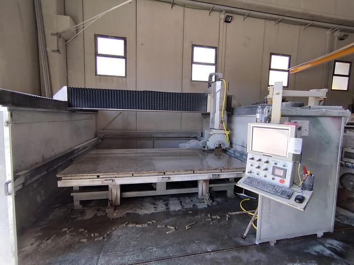 Usato HELIOS FRESA 5 ASSI CNC CON TORNIO 