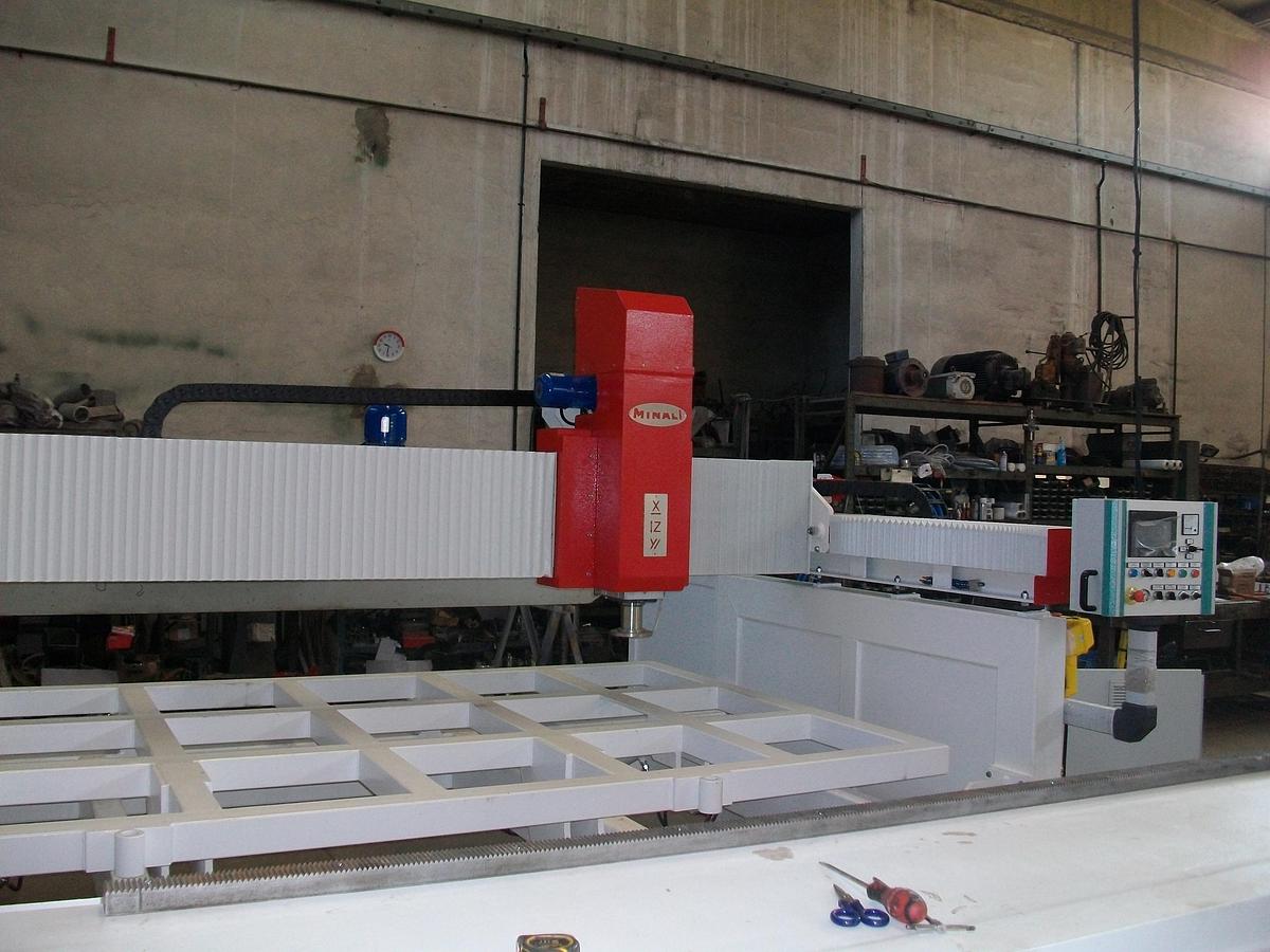 Usato LUCIDATRICE USATA SPINNAKER CAMBIO UTENSILI AUTOMATICO -POLISHING MAACHINE MONOBLOCK