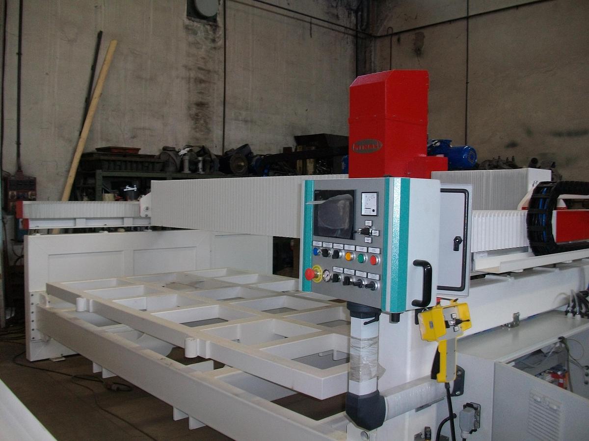 Usato LUCIDATRICE USATA SPINNAKER CAMBIO UTENSILI AUTOMATICO -POLISHING MAACHINE MONOBLOCK