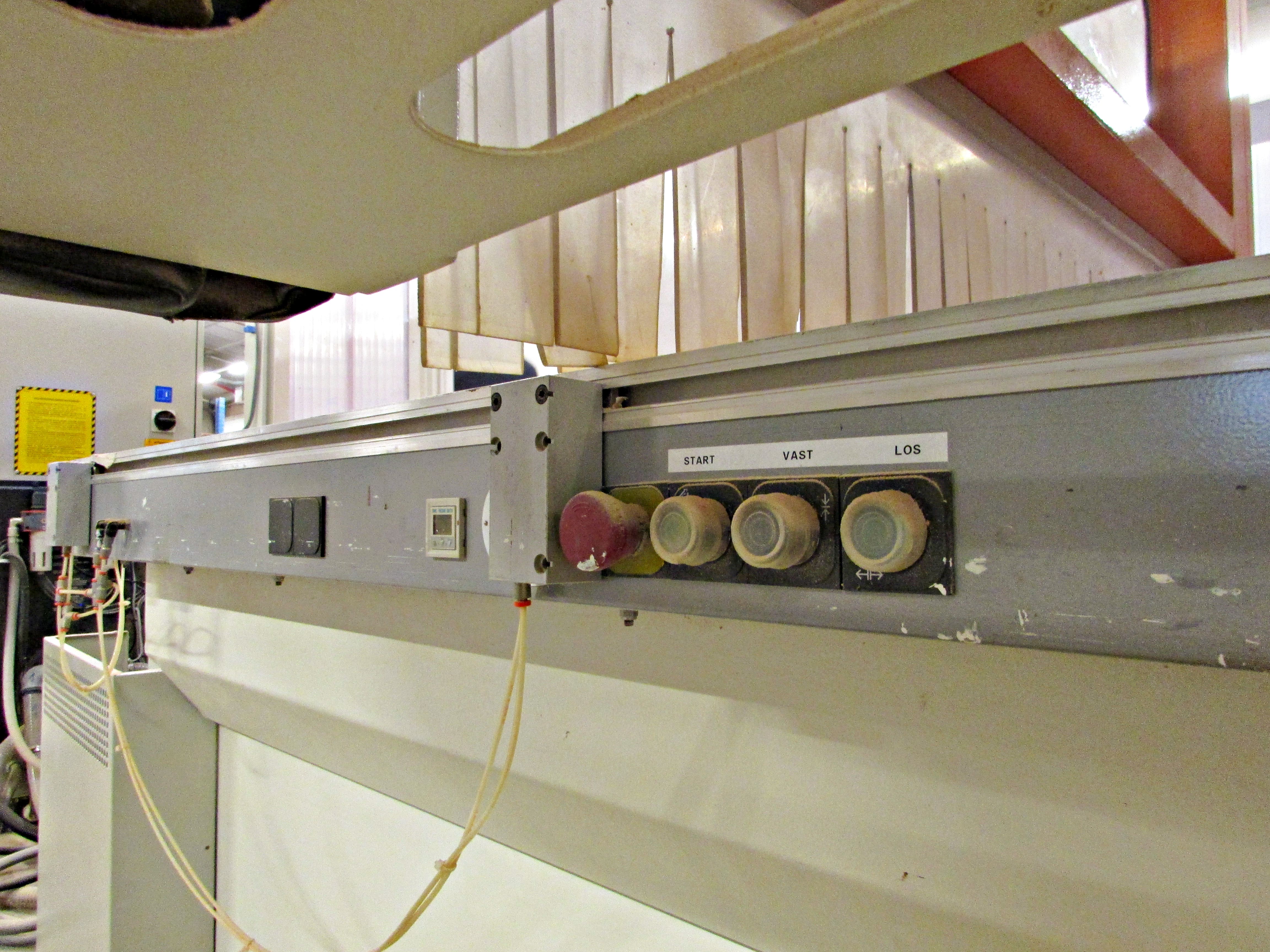 Used SCM Record 220 - 1999