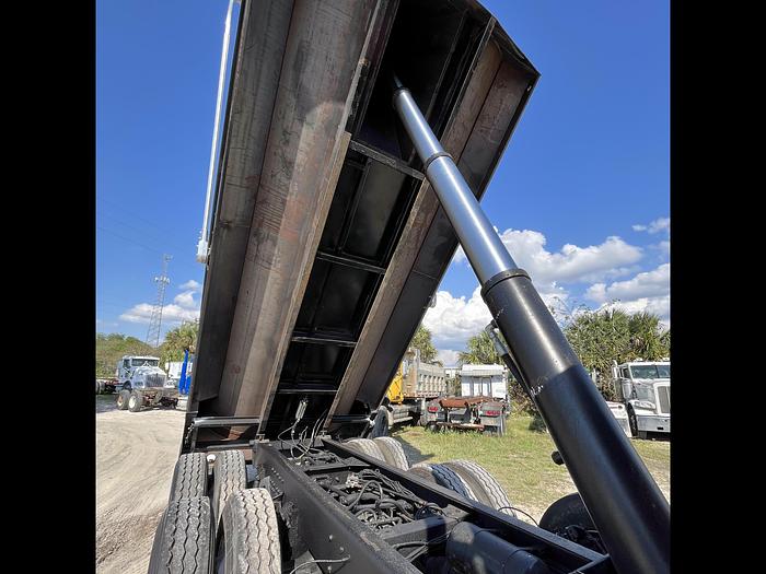 Used 2007 Kenworth W900 Tri-Axle Dump Truck